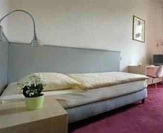 Art Hotel Royal Karlsruhe Bagian luar foto